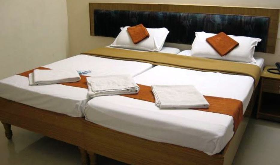 Hotel Sai Sravanthi Grand